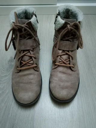 Botas Skechers con vuelta de borreguito