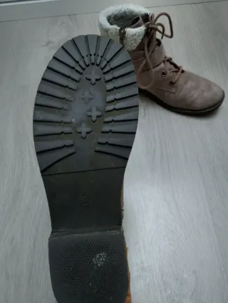 Botas Skechers con vuelta de borreguito