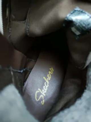 Botas Skechers con vuelta de borreguito