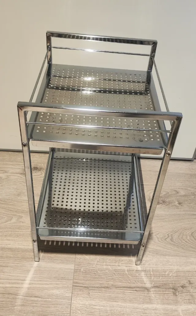 Tavolino ausiliario metallico a 2 ripiani