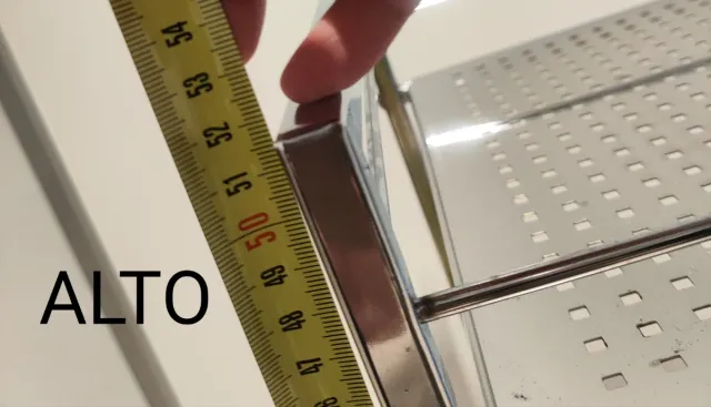 Tavolino ausiliario metallico a 2 ripiani