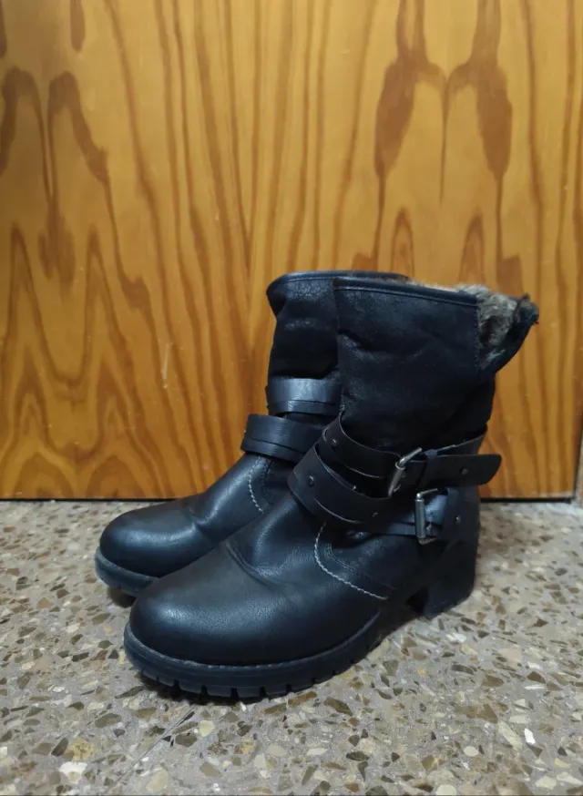 Botines negros con pelo interior