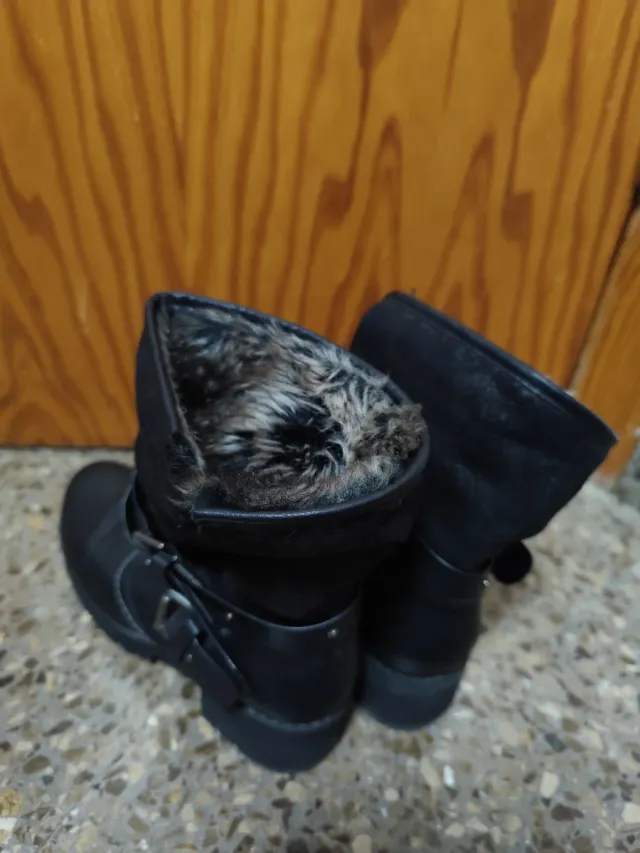 Botines negros con pelo interior