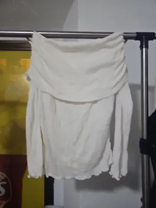 Blusa blanca escotada manga larga