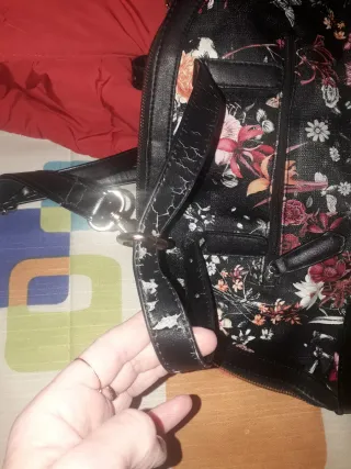 Bolso negro grande estampado flores