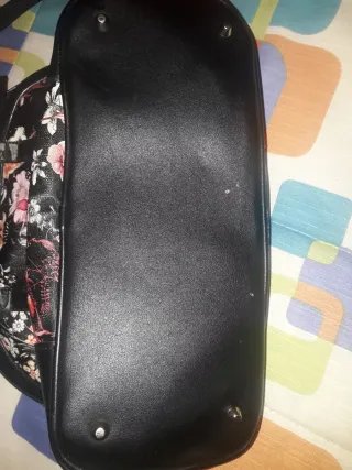 Bolso negro grande estampado flores