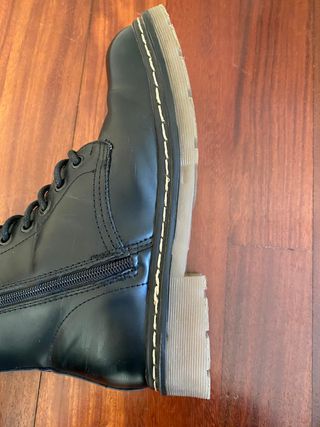 Botines negros de cuero