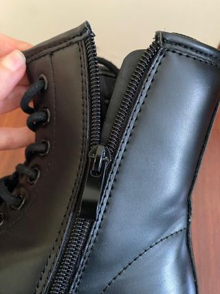 Botines negros de cuero