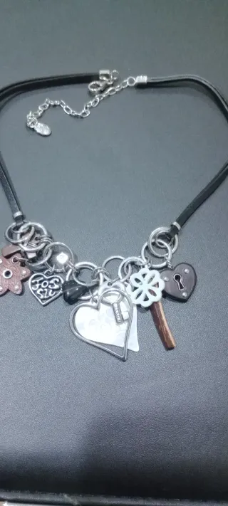 Collana Fossil con ciondoli cuore e chiave