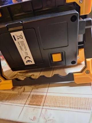 Focos LED Grundig 300 Lúmenes 5W ( dos focos )