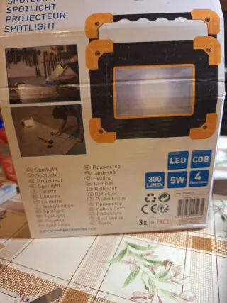 Focos LED Grundig 300 Lúmenes 5W ( dos focos )