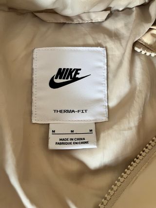 Chaqueta Nike Beige