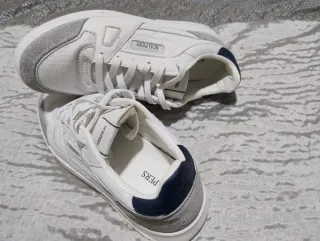 Zapatillas Scalpers Hombre Blancas y Grises