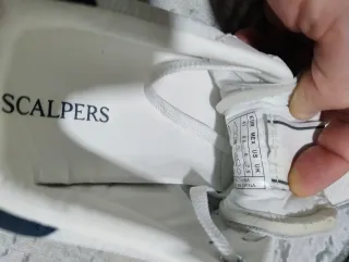 Zapatillas Scalpers Hombre Blancas y Grises