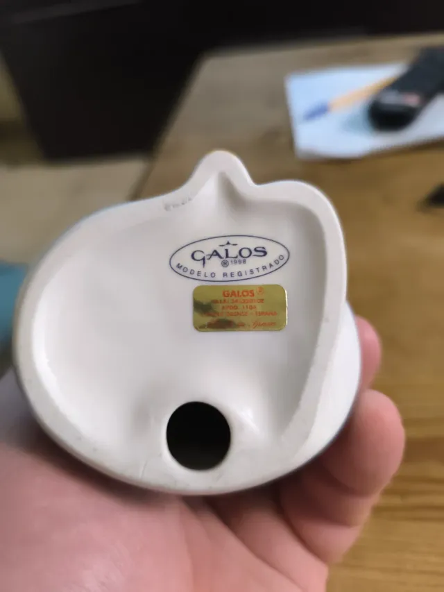 Figura in porcellana GALOS pellegrino con bastone