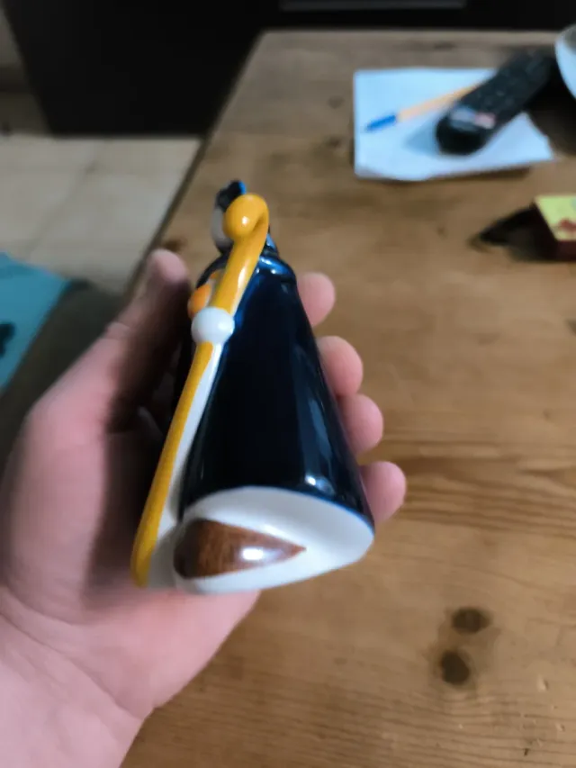 Figura in porcellana GALOS pellegrino con bastone