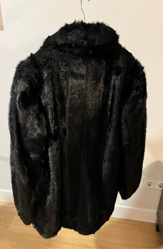 Chaquetón de piel Zara negro