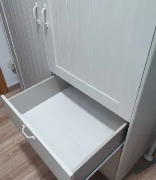 Armario Ikea 2 puertas 3 cajones (negociable)
