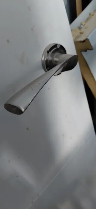 Puerta interior blanca