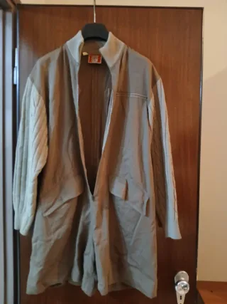 Tutina intera con zip frontale