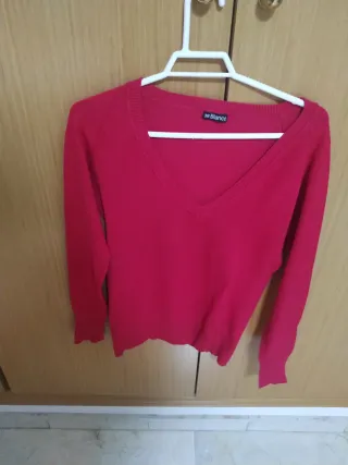 Jersey 38  de color Rojo de BLANCO Talla M