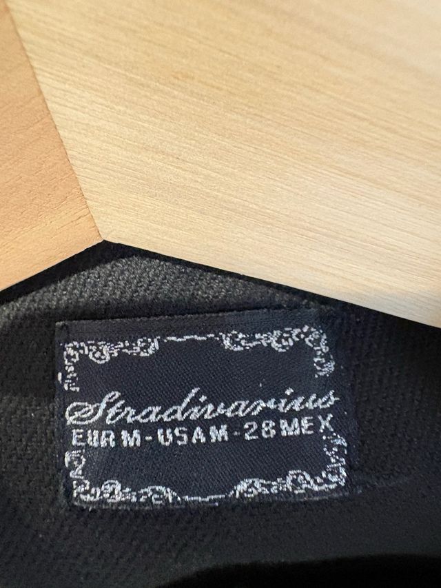 Abrigo Stradivarius militar negro