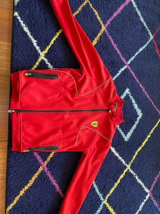 Chaqueta Ferrari Oficial Roja. Material neopreno