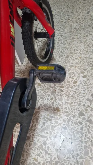 Bicicleta infantil roja JIWENTI 1100