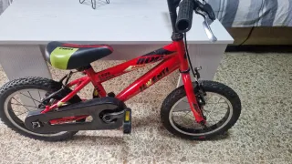 Bicicleta infantil roja JIWENTI 1100