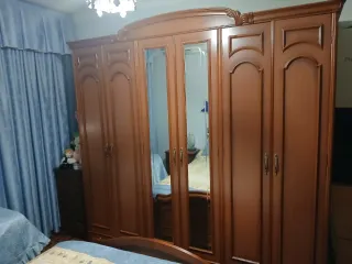 Armario ropero grande de madera