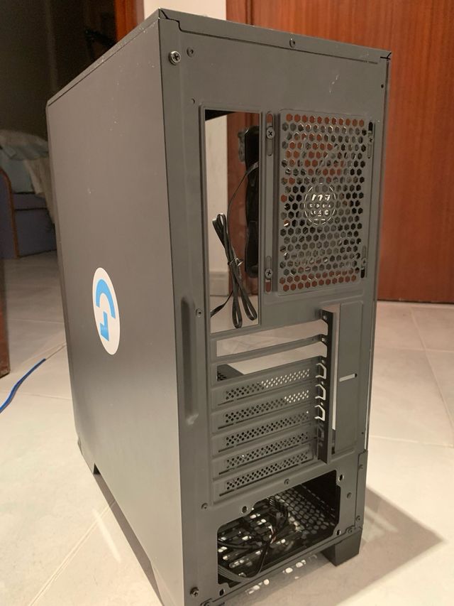 Caja PC Gaming MSI Negra