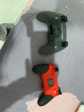 PS4 con 5 juegos i 2 mandos