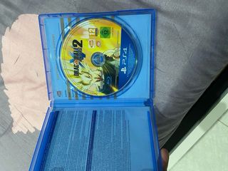 PS4 con 5 juegos i 2 mandos