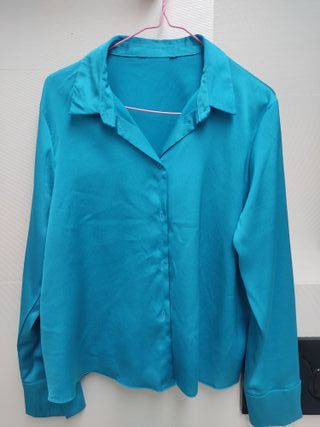 Camisa azul satinada Talla 44