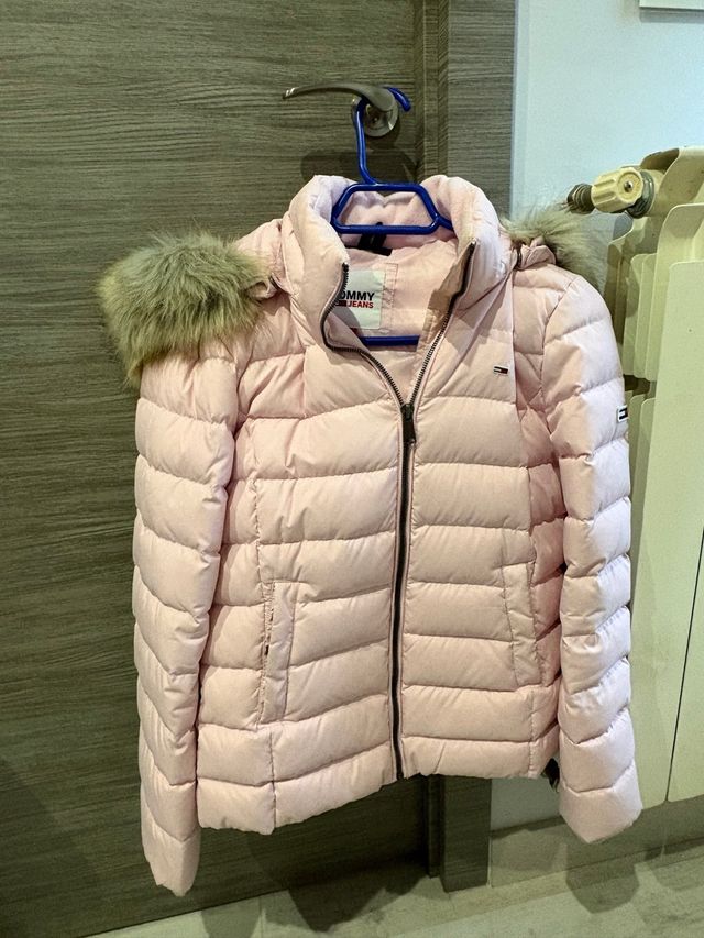 Chaqueta Tommy Hilfiger rosa con capucha