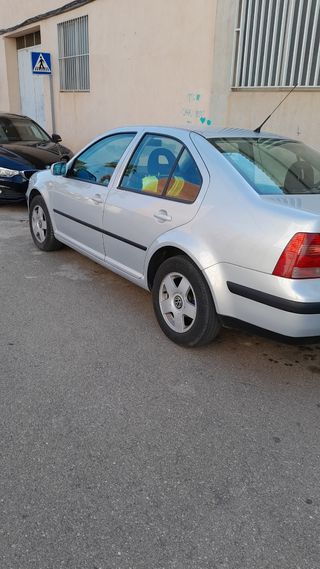 Volkswagen Bora 2000