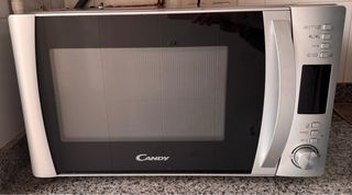 Microondas Candy en buen estado.