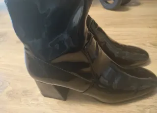 Botines negros charol tacón