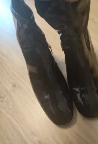 Botines negros charol tacón