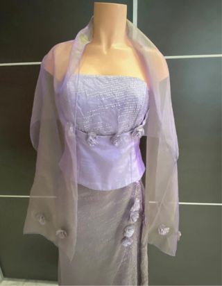 Vestido de fiesta morado y plateado