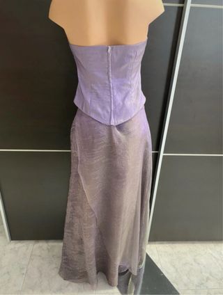 Vestido de fiesta morado y plateado
