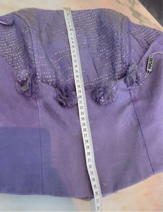 Vestido de fiesta morado y plateado