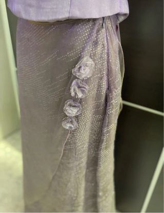 Vestido de fiesta morado y plateado