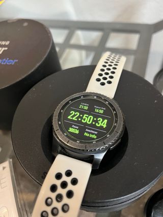 Samsung Gear S3 Frontier Caja y Cargador