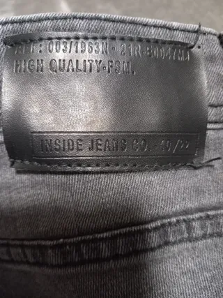 Pantalones vaqueros grises