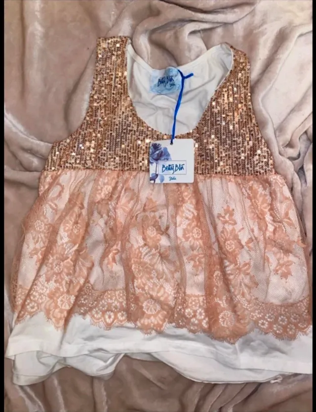 Camiseta Betty Blue lentejuelas y encaje