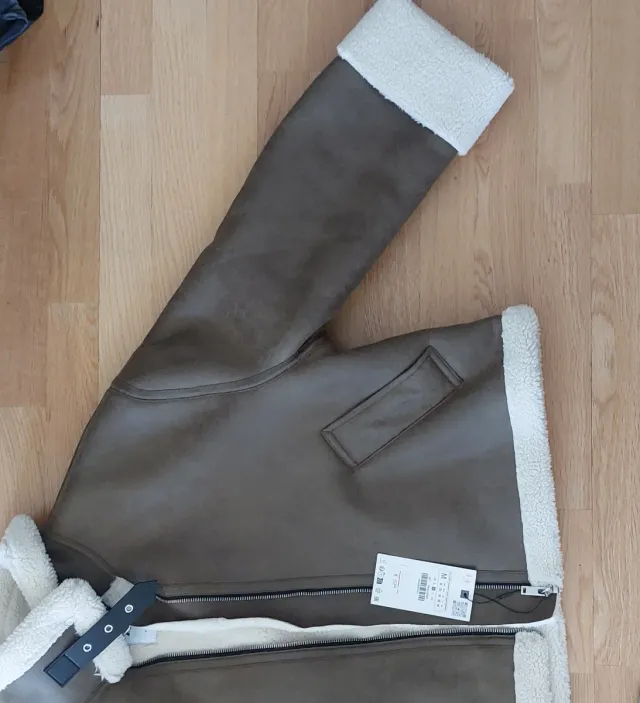 Chaqueta Zara efecto piel forrada