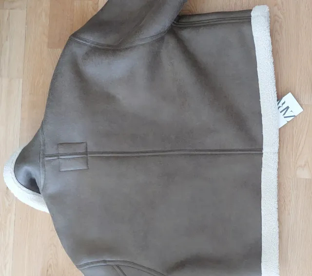 Chaqueta Zara efecto piel forrada