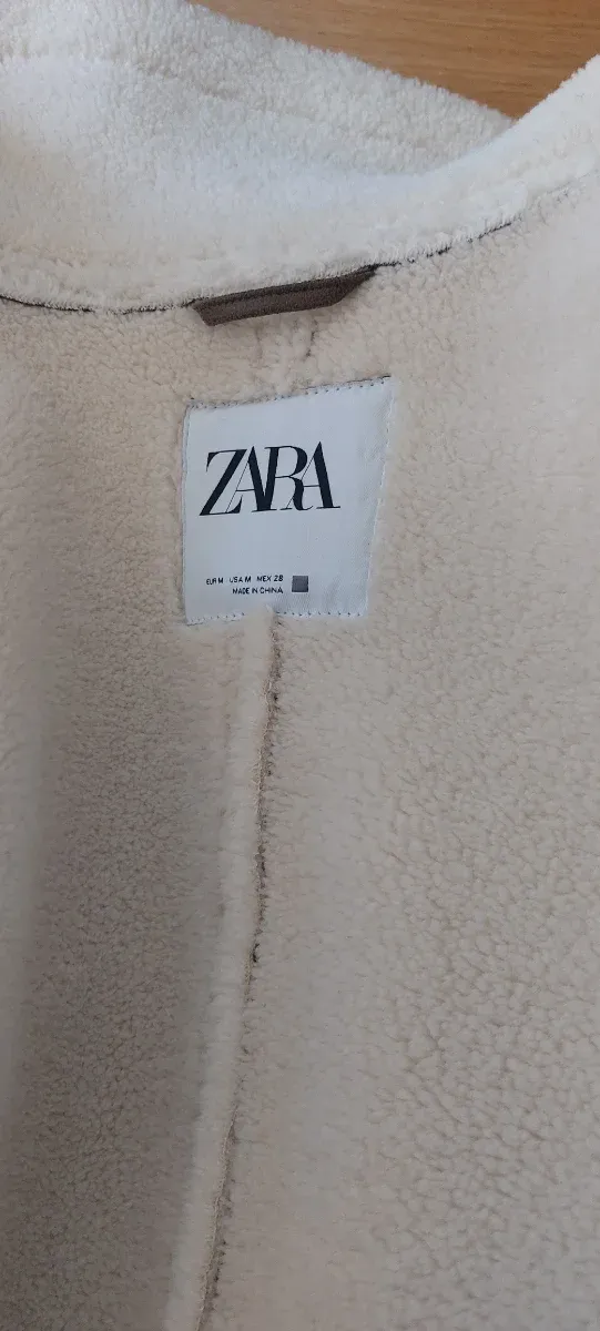 Chaqueta Zara efecto piel forrada