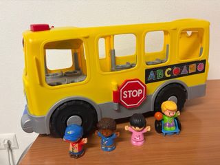 Autobús Escolar Fisher Price con Figuras